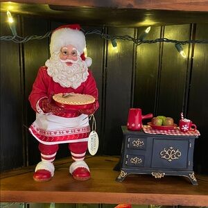 Department 56 Possible Dreams Santa Claus Figurine “Apple Pie & Cocoa”